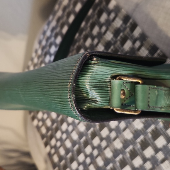 Louis Vuitton Cartouchiere Bag in Green Epi Leather - Picture 7 of 16